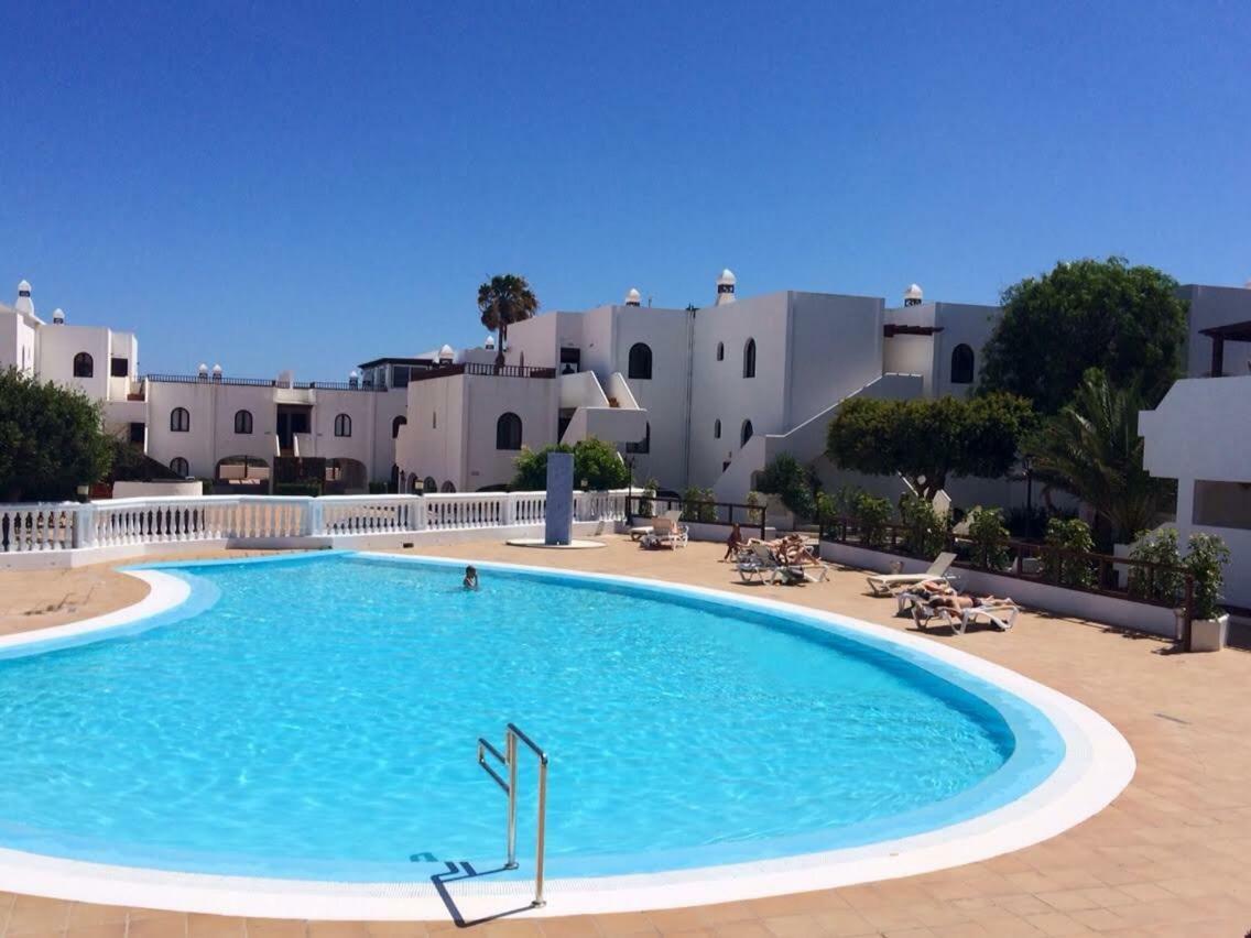 Chromotheraphy Cerca Del Mar Apartment Costa Teguise Bagian luar foto