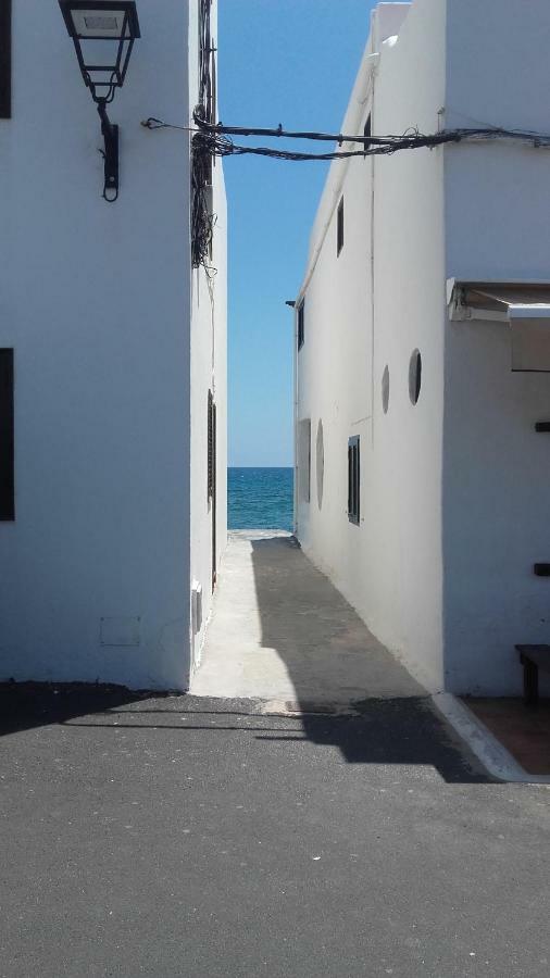 Chromotheraphy Cerca Del Mar Apartment Costa Teguise Bagian luar foto